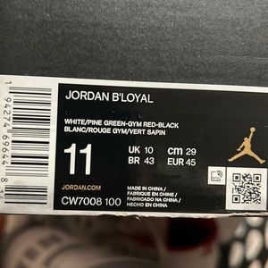 JORDAN B’LOYAL white/pine Green-Gym Red-Black shoes